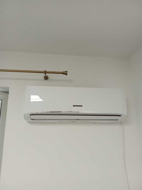 Montaj aer condiționat Heinner Inverter - Unitate interioară instalată la client.